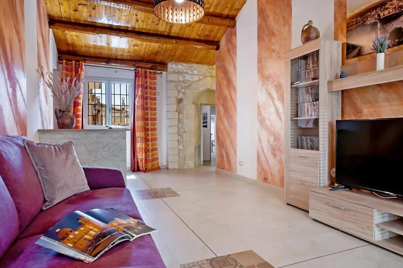 Mea Apartment Noto